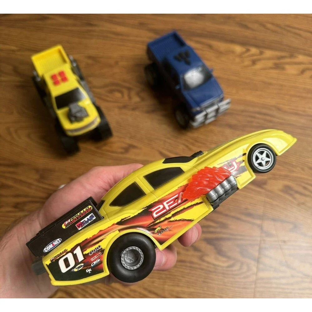 2FAST4U Vintage Yellow Monster‎ Truck Model with Sounds Lights